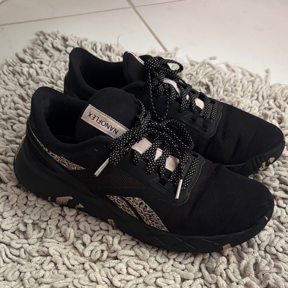 Reebok Black and Pink Women's Sneakers